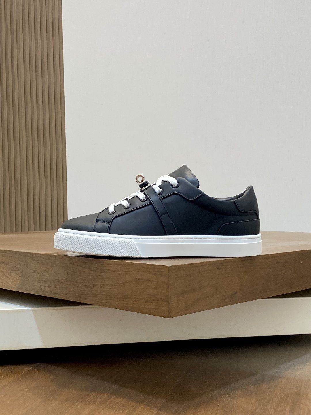 Hermes Men's Low-Top Lace-Up Sneakers